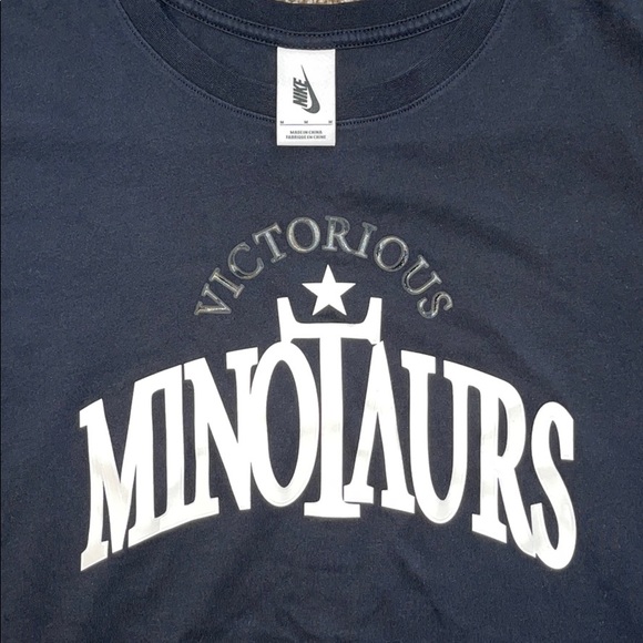 Nike x Riccardo Tisci - Picture 2 of 3